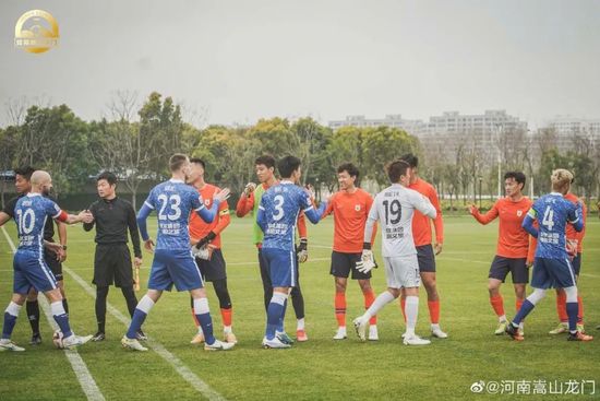 第54分钟，格拉利什的传球被施卢普碰到门前，刘易斯跟上凌空破门！